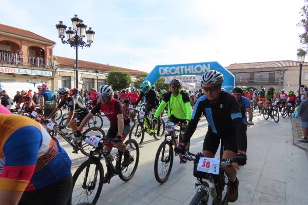 Más de 150 ciclistas en el paraíso de Alaraz