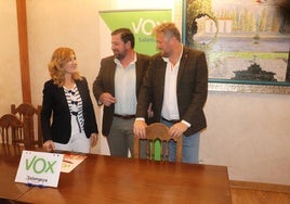 Purificación Pozo, Juan Ramón Gallego y Jonatan Sánchez, durante el acto informativo celebrado esta tarde en Béjar.