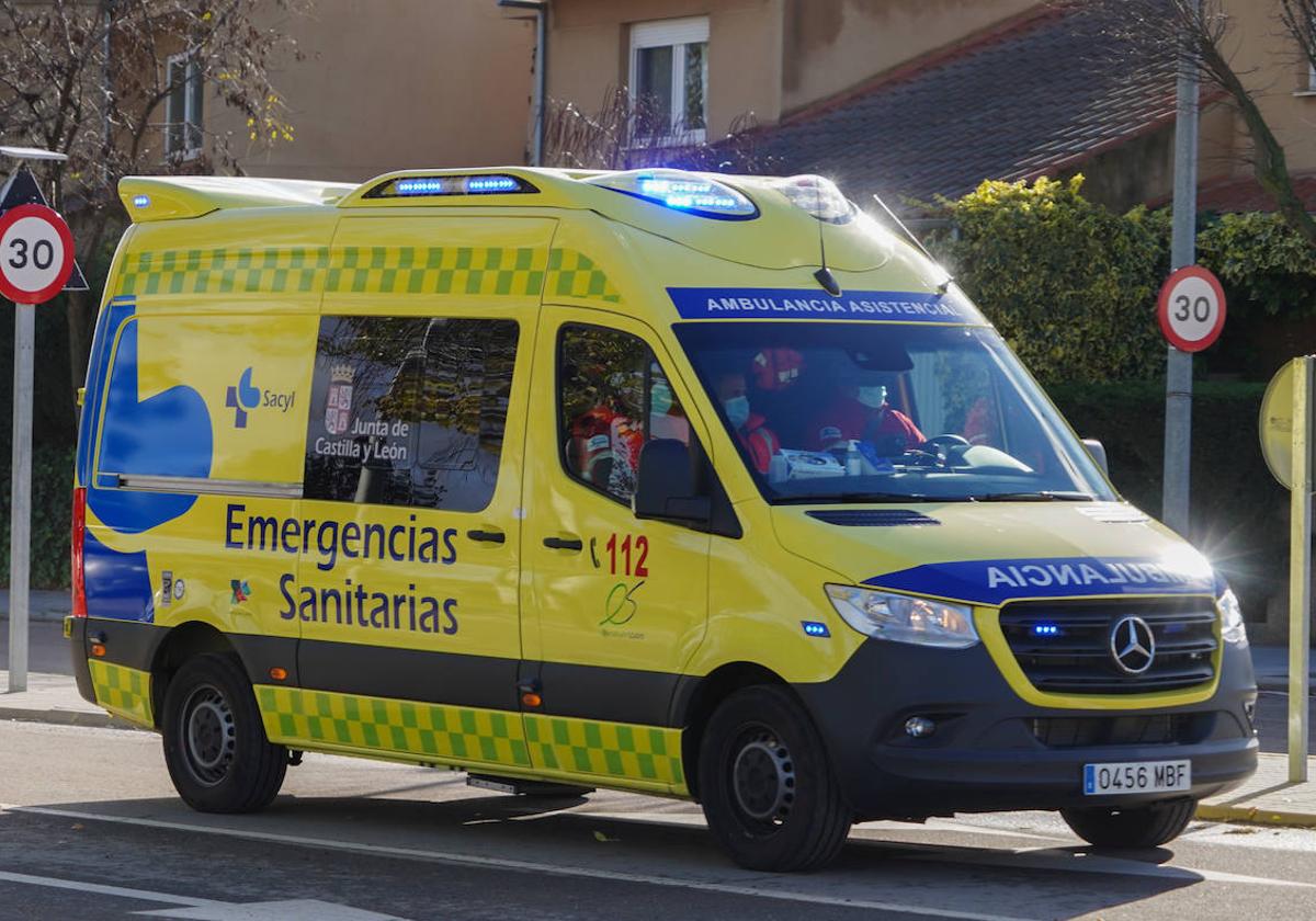 Ambulancia en una foto de archivo