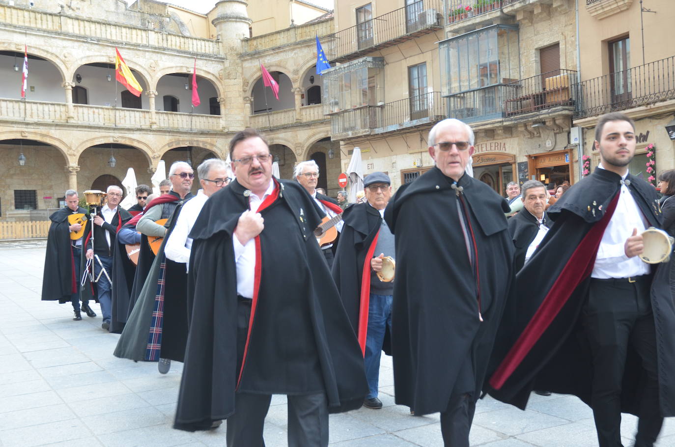 Pregón pasado por agua en el inicio de la III Feria del Farinato de Ciudad Rodrigo