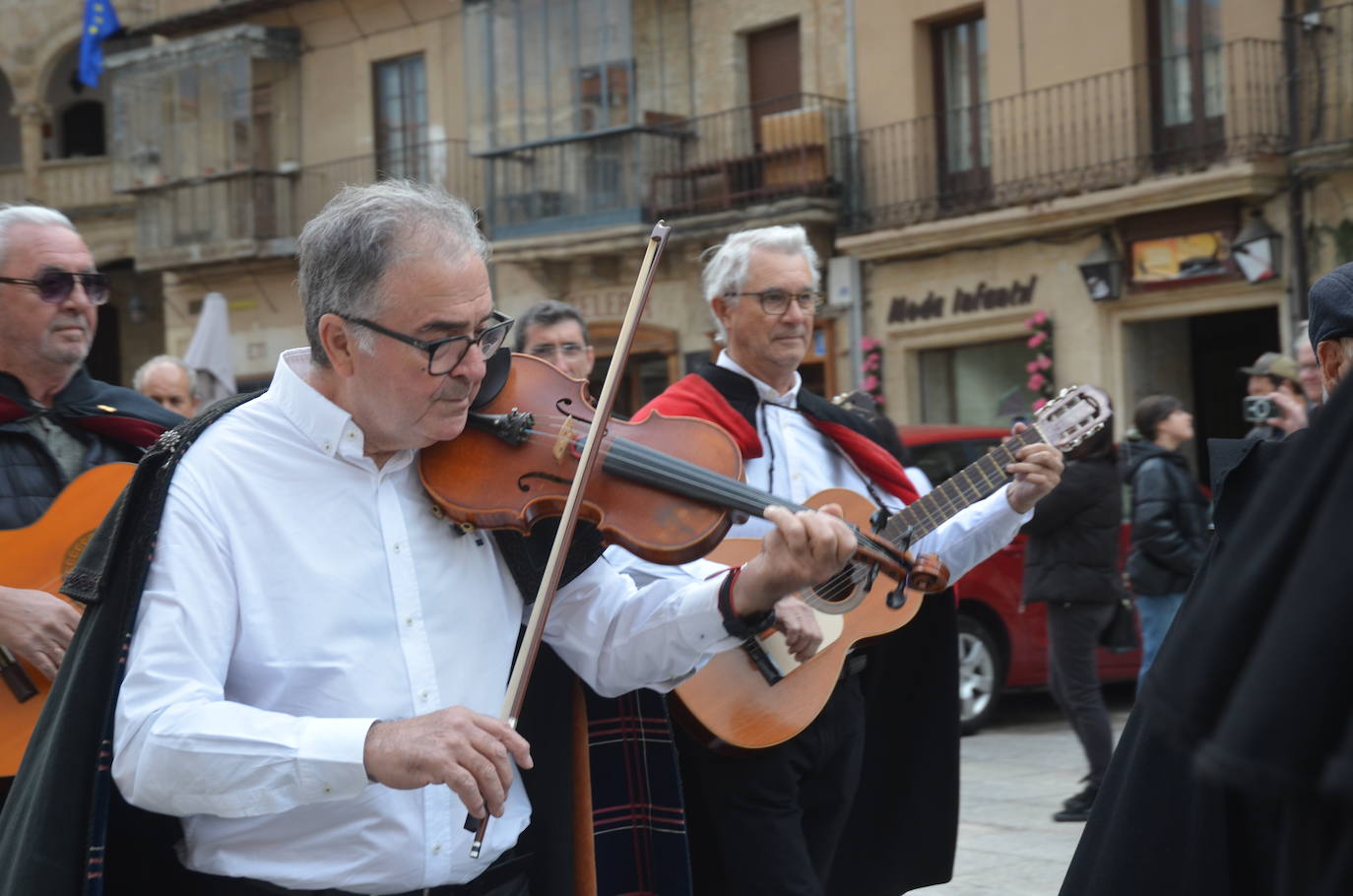 Pregón pasado por agua en el inicio de la III Feria del Farinato de Ciudad Rodrigo