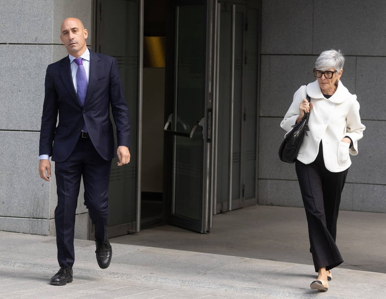 El expresidente de la Real Federación Española de Fútbol (RFEF), Luis Rubiales, a su llegada a la Audiencia Nacional.