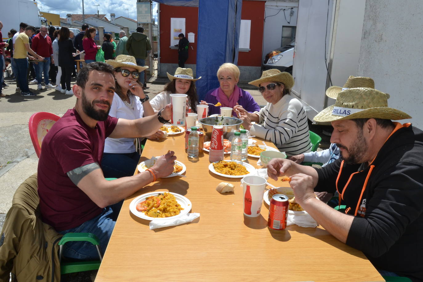 Deliciosa paella para 800 comensales en Cabrillas