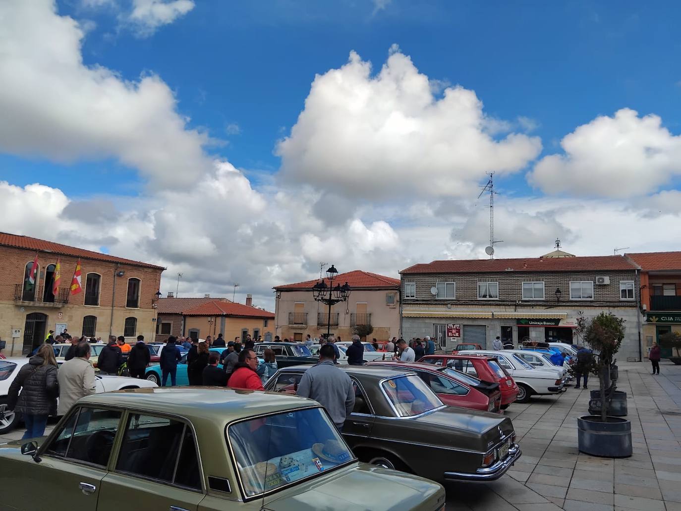 Destacada participación en la I Concentración de Vehículos Clásicos en Cantalpino