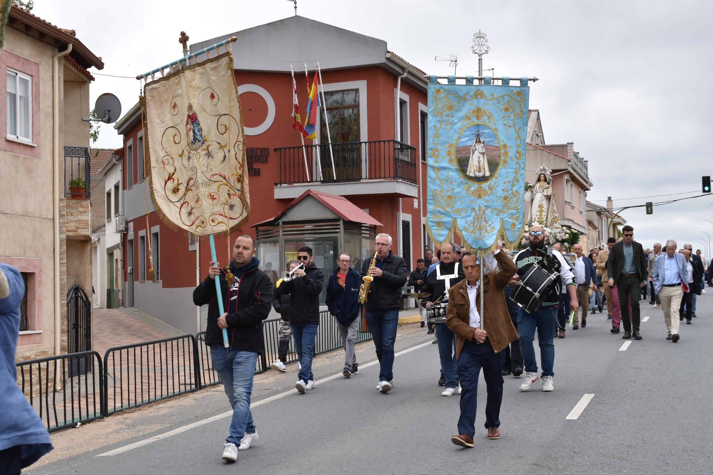 La Virgen de la Peña regresa a su ermita por un día