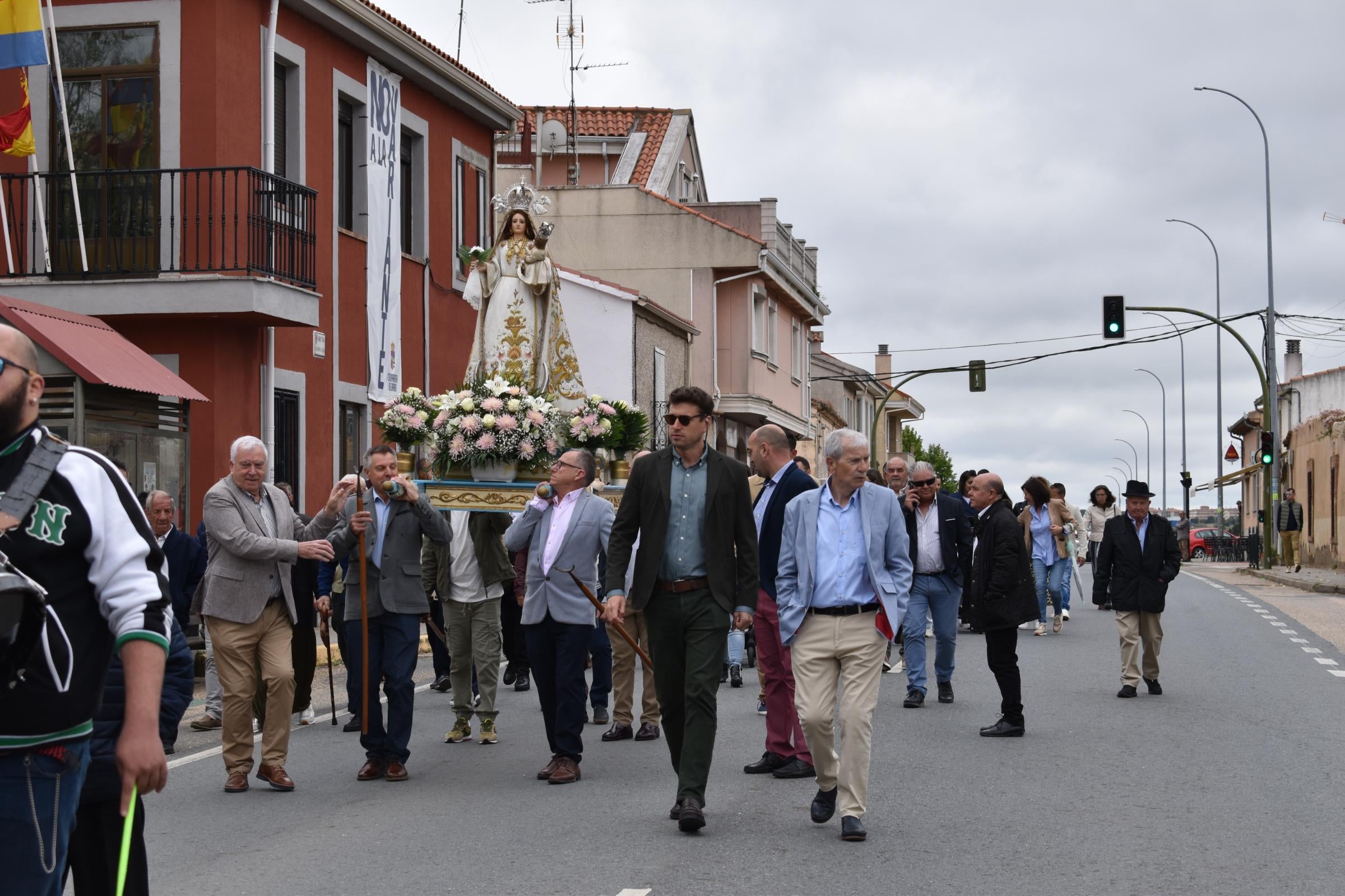 La Virgen de la Peña regresa a su ermita por un día