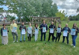 El alcalde, los concejales y los monitores presentaron la programación en el parque de la dehesa.TEL