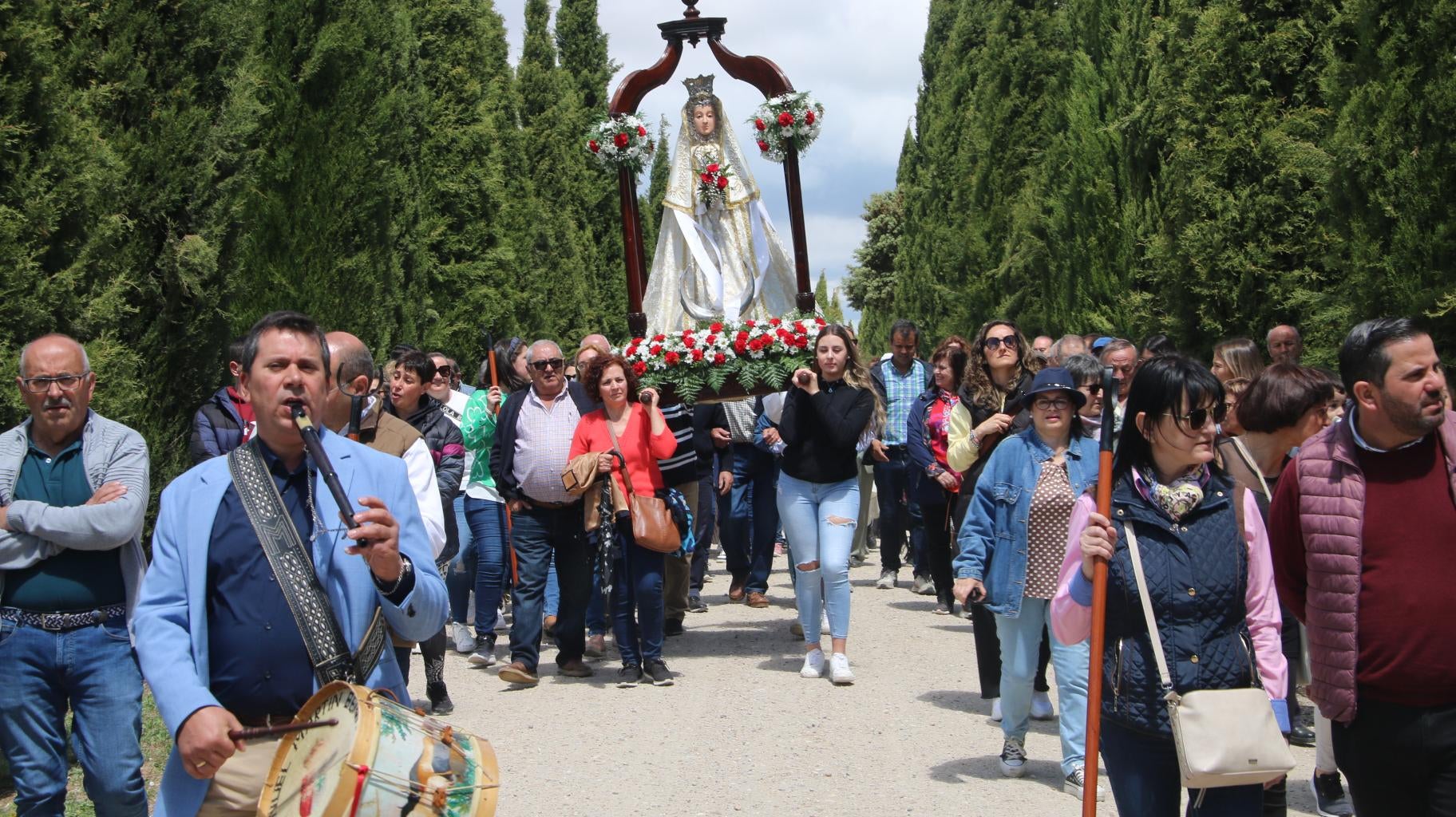 Mil vítores a la Virgen de los Remedios en El Cañedo