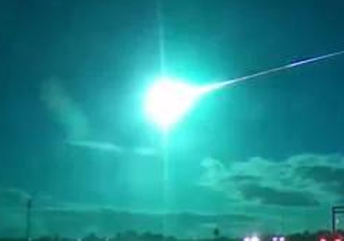 Imagen del meteorito que ha cruzado de Portugal a España en la madrugada de este domingo