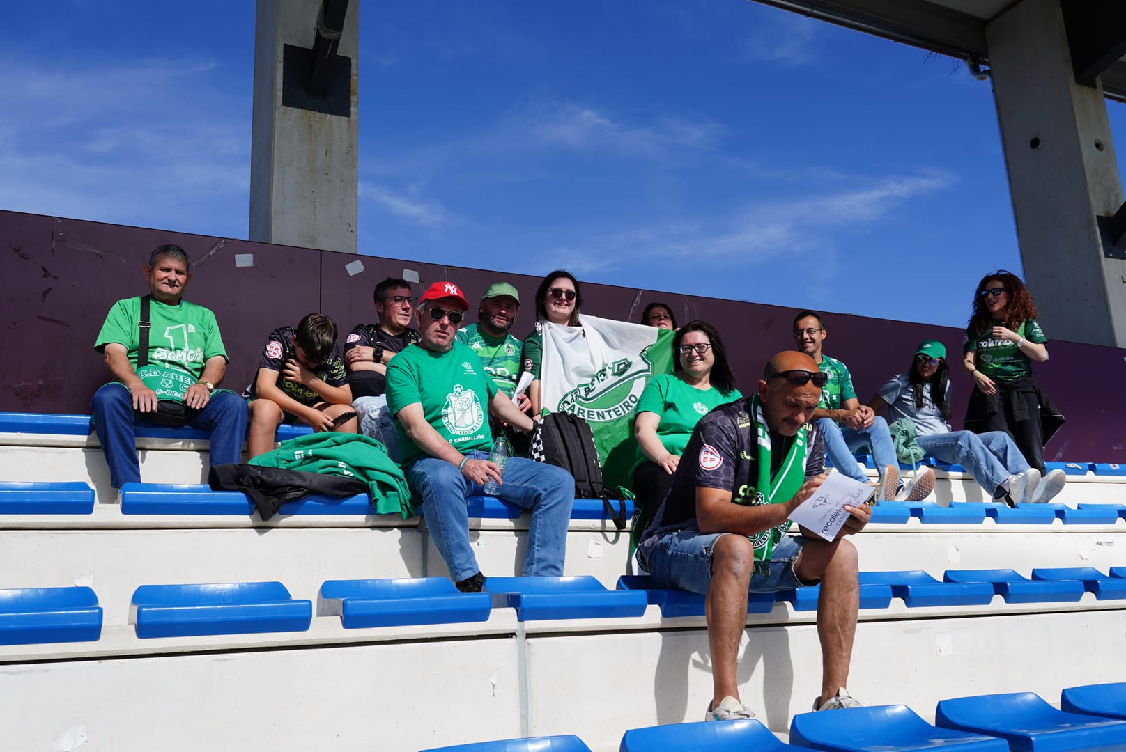 Búscate en la grada del Reina Sofía en el partido contra el Arenteiro
