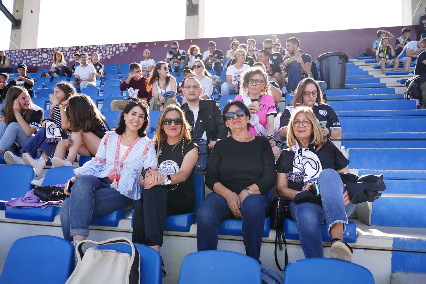 Búscate en la grada del Reina Sofía en el partido contra el Arenteiro