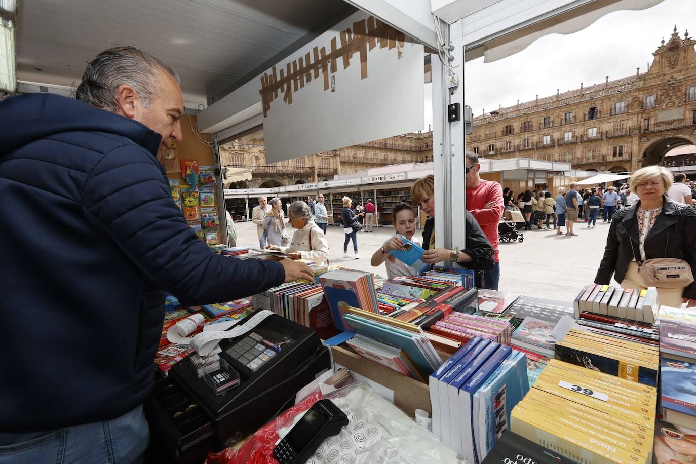 Buen colofón a la Feria del Libro: buen tiempo y gran afluencia