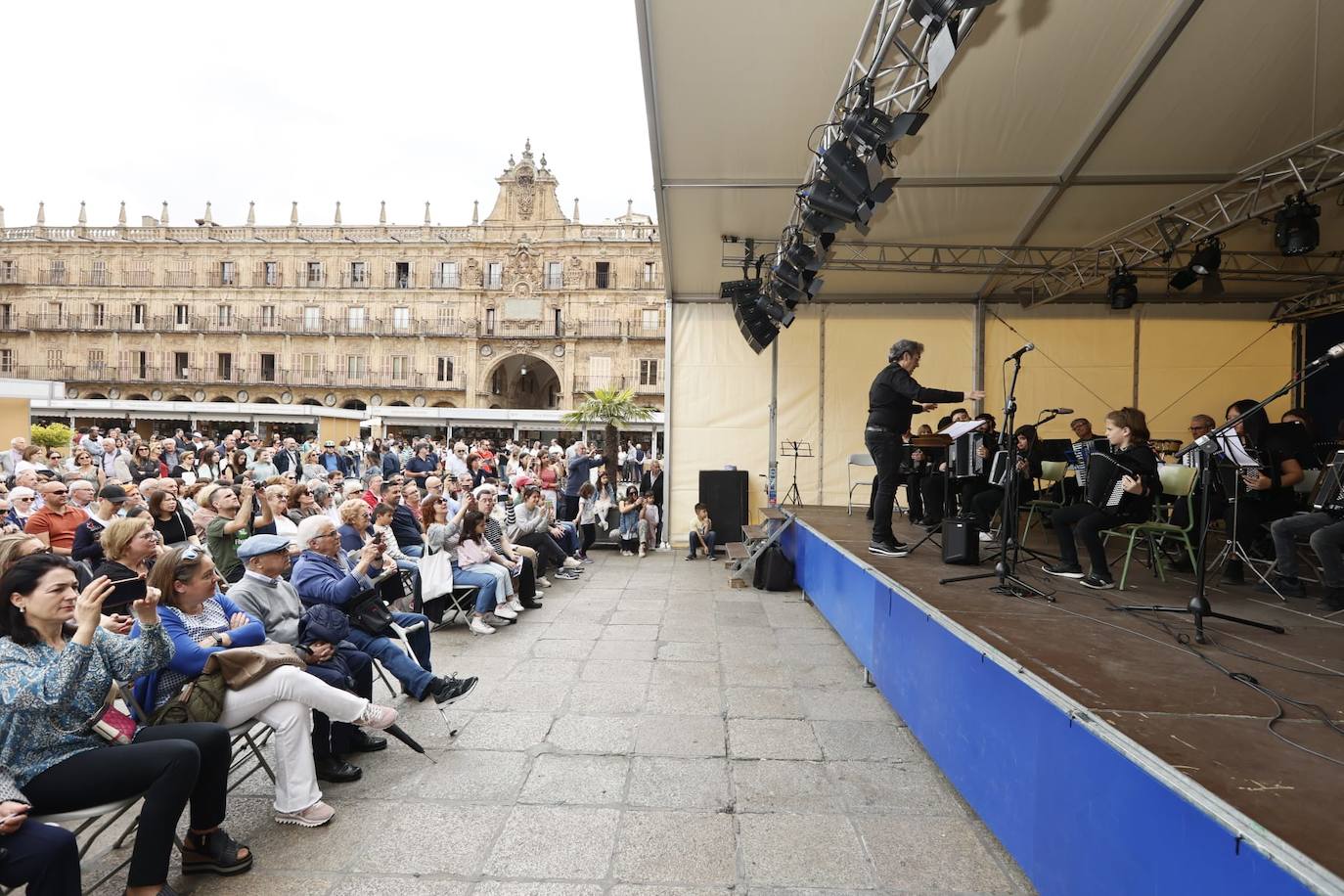 Buen colofón a la Feria del Libro: buen tiempo y gran afluencia