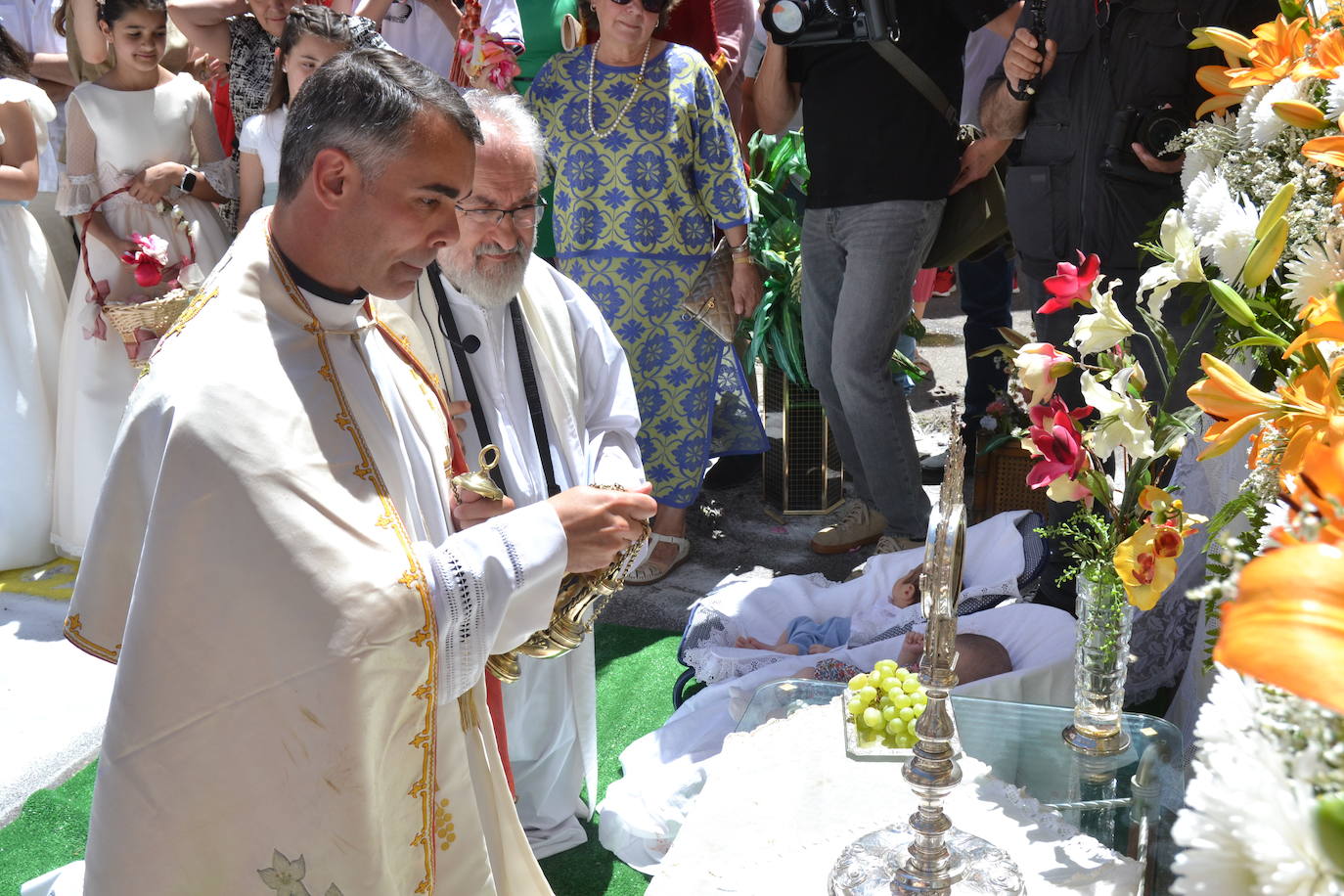 Vitigudino y el fervor del Corpus desfilan por las calles