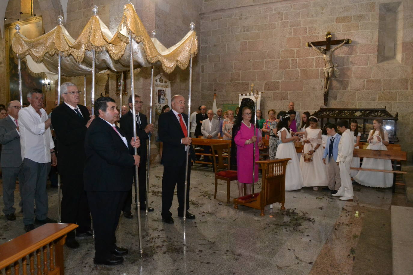 Vitigudino y el fervor del Corpus desfilan por las calles