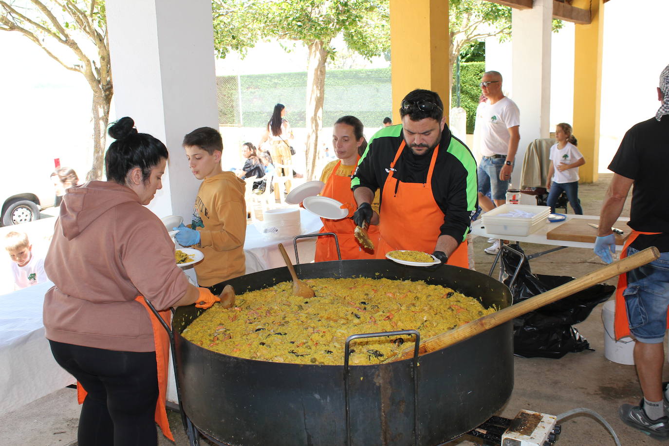 Concentración motera y paellada en Sepulcro Hilario