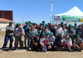 Villaflores se vuelca con la plantación de 37 árboles