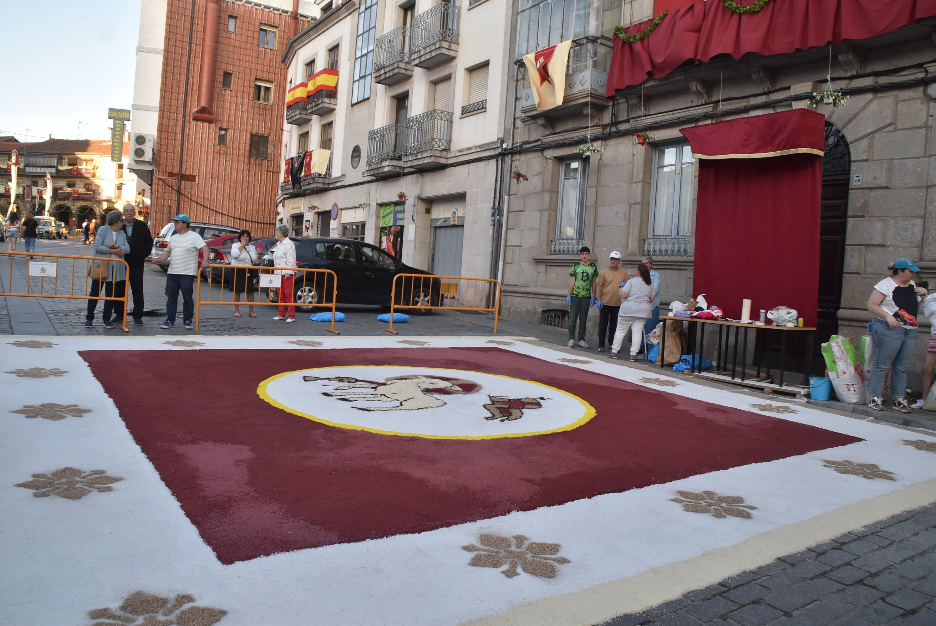 Intensa jornada en Béjar en las vísperas de su Corpus más internacional