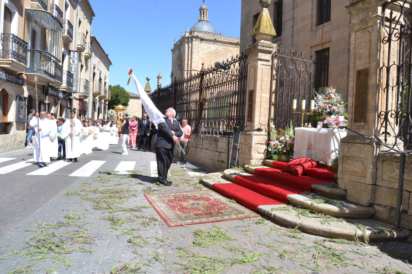 Lluvia de pétalos por el Corpus en Ciudad Rodrigo