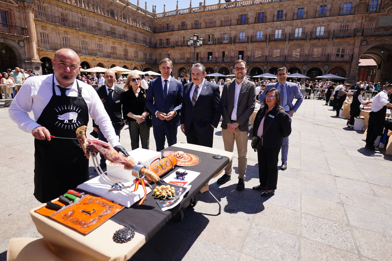 Miles de salmantinos disfrutan de una exitosa jornada de ibérico en el centro