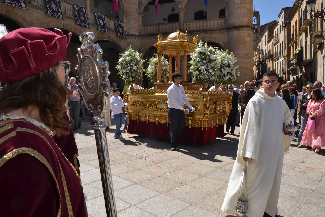 Lluvia de pétalos por el Corpus en Ciudad Rodrigo