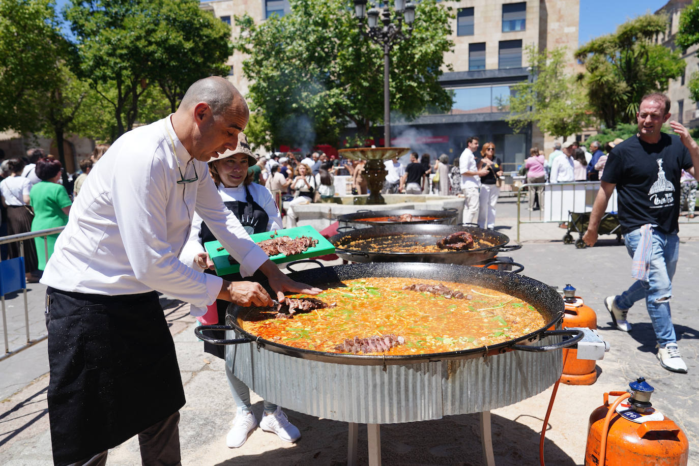 Miles de salmantinos disfrutan de una exitosa jornada de ibérico en el centro