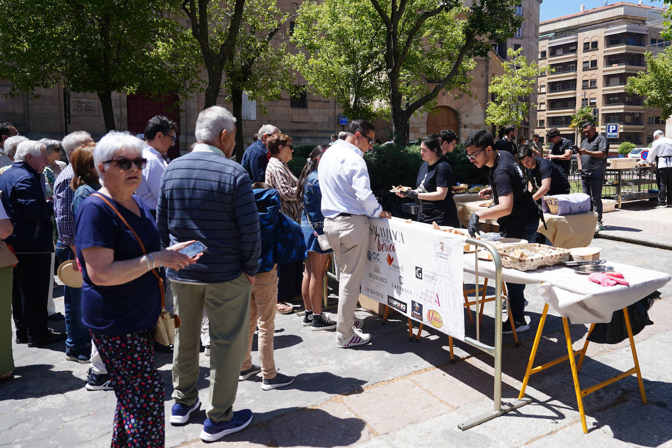 Miles de salmantinos disfrutan de una exitosa jornada de ibérico en el centro