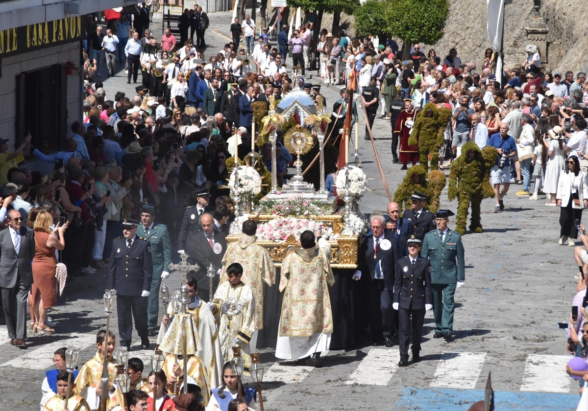 Béjar brilla en el quinto aniversario de su Corpus más internacional