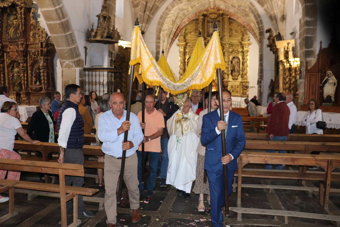 Solemne celebración del día del Señor en Salvatierra de Tormes