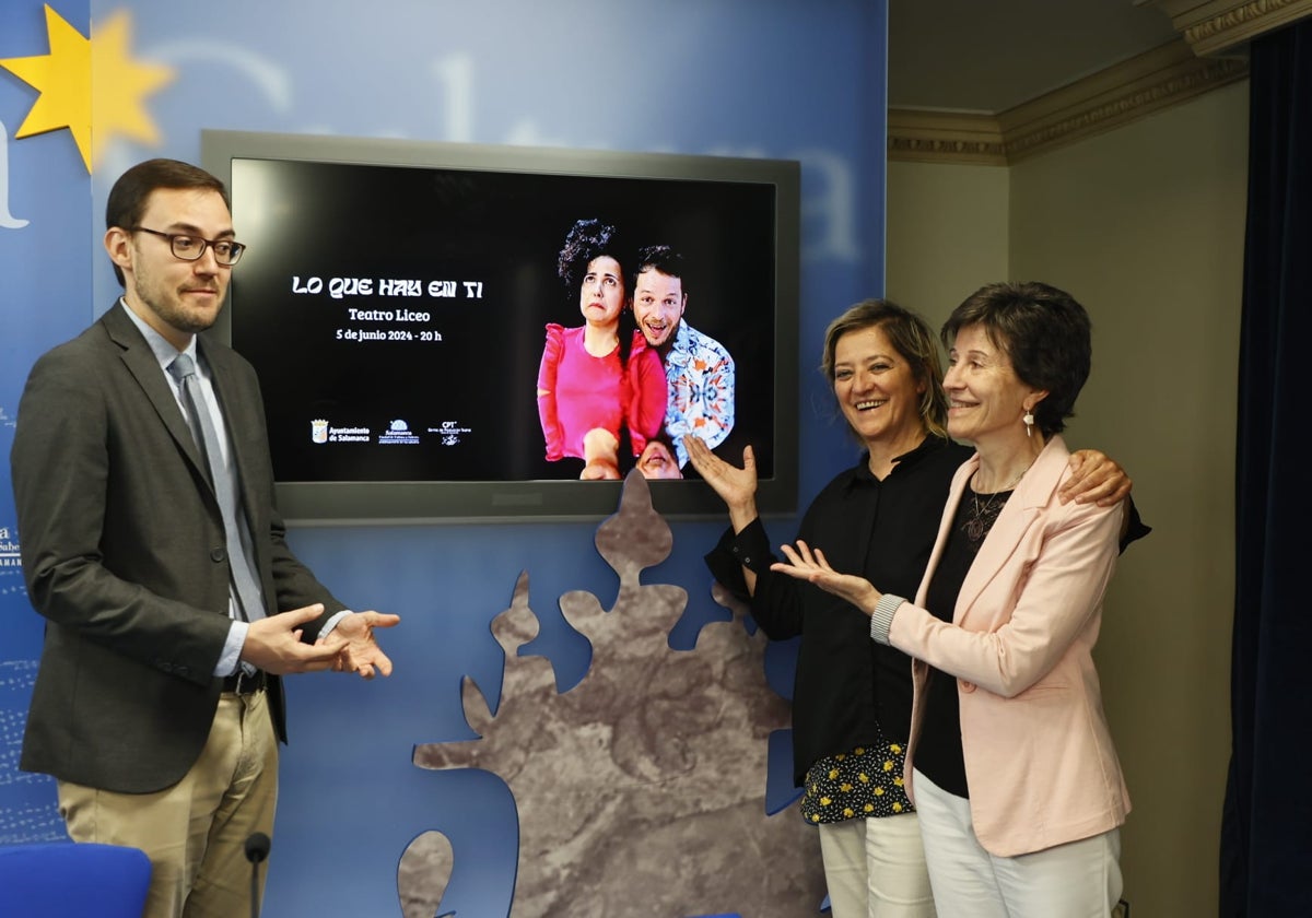 El concejal de Cultura y Turismo, Ángel Fernández, Maribel Iglesias y Ana Isabel Galán.