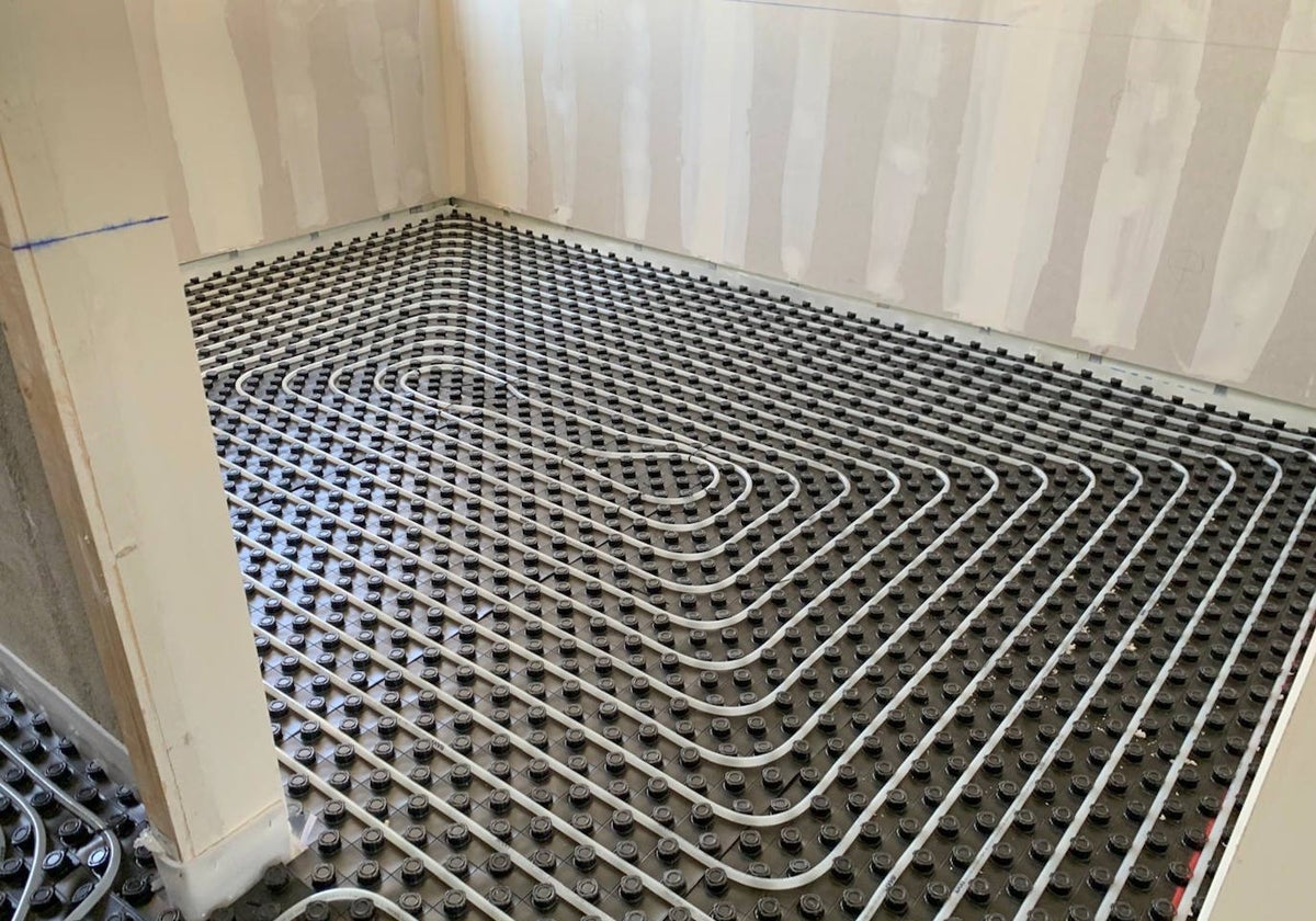 Sistemas de aislamiento de Ediglema Constructora y una propuesta de instalación de suelo radiante.
