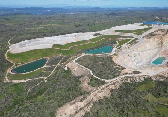 Vista aérea de las instalaciones de la mina de wolframio en Barruecopardo.