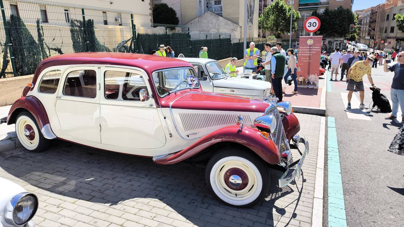 El rugido de los motores más clásicos resuena en Salamanca por una buena causa