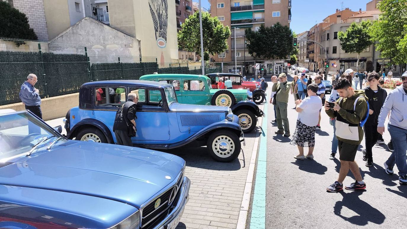 El rugido de los motores más clásicos resuena en Salamanca por una buena causa