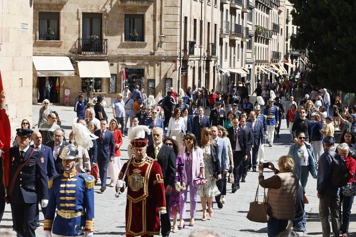 El obispo pide regenerar la vida pública para acabar con una sociedad rota y dividida por el día de San Juan de Sahagún