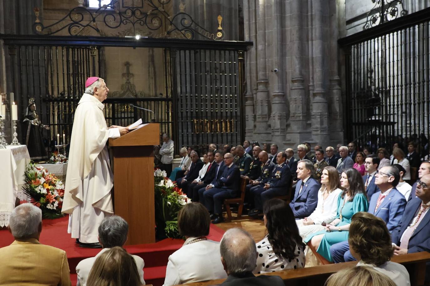 El obispo pide regenerar la vida pública para acabar con una sociedad rota y dividida por el día de San Juan de Sahagún