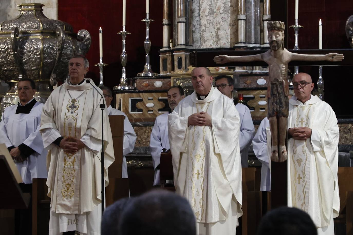 El obispo pide regenerar la vida pública para acabar con una sociedad rota y dividida por el día de San Juan de Sahagún
