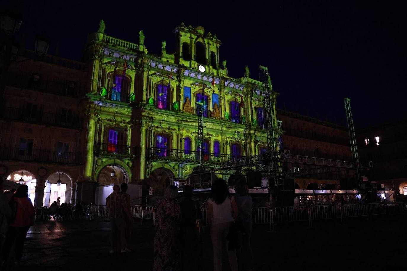 Las &#039;Luciérnagas&#039; iluminan la Plaza Mayor en un espectacular videomapping