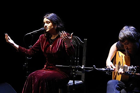 Actuación de Rosalía en el teatro Liceo en junio FACYL en 2017.