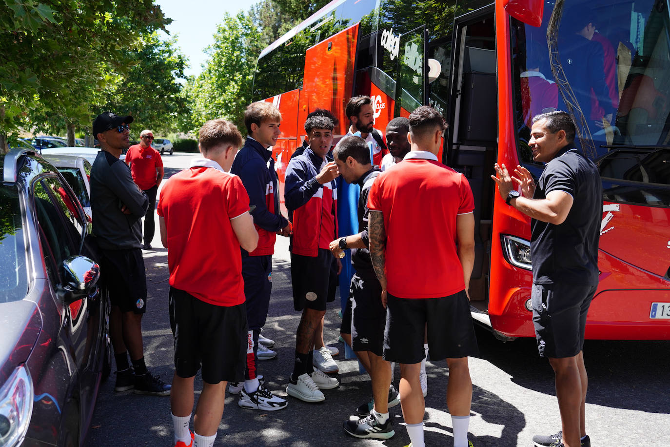 El Salamanca UDS, rumbo a Vigo con Poveda y otros 20 jugadores a bordo