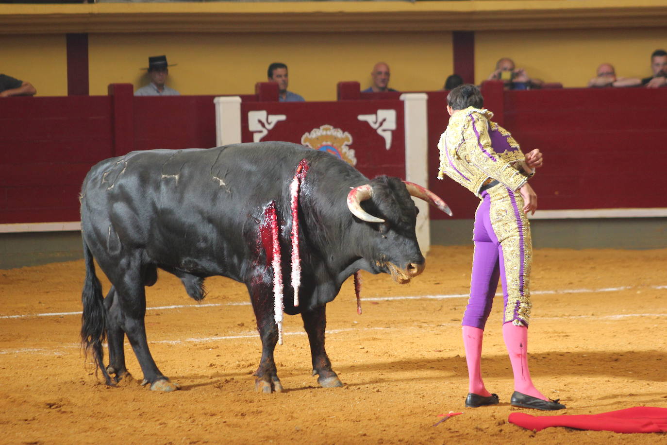 La corrida de toros benéfica en favor de la princesa guerrera, en imágenes