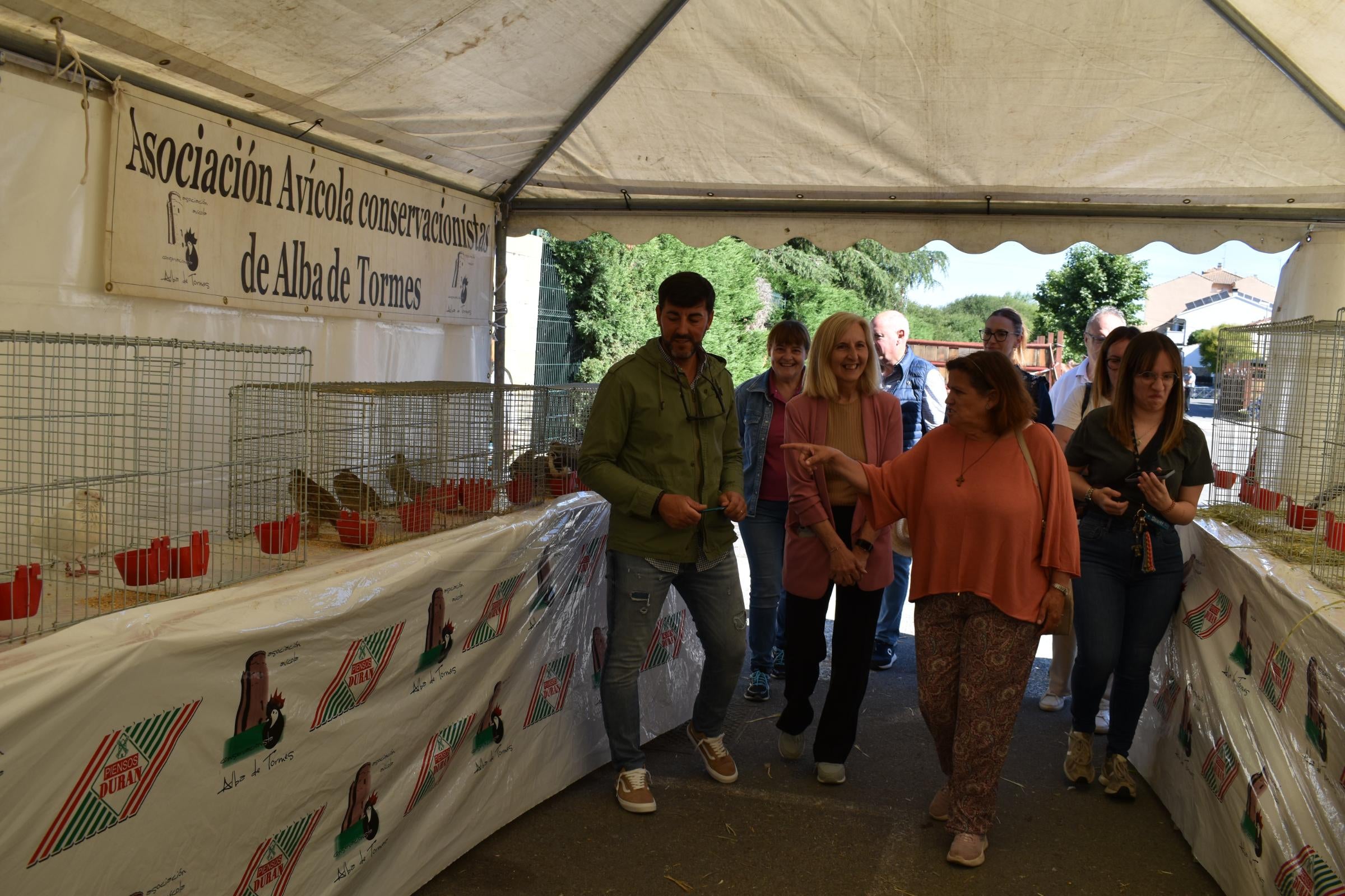 La Feria de San Antonio de Alba recupera su esencia con la vuelta del ganado