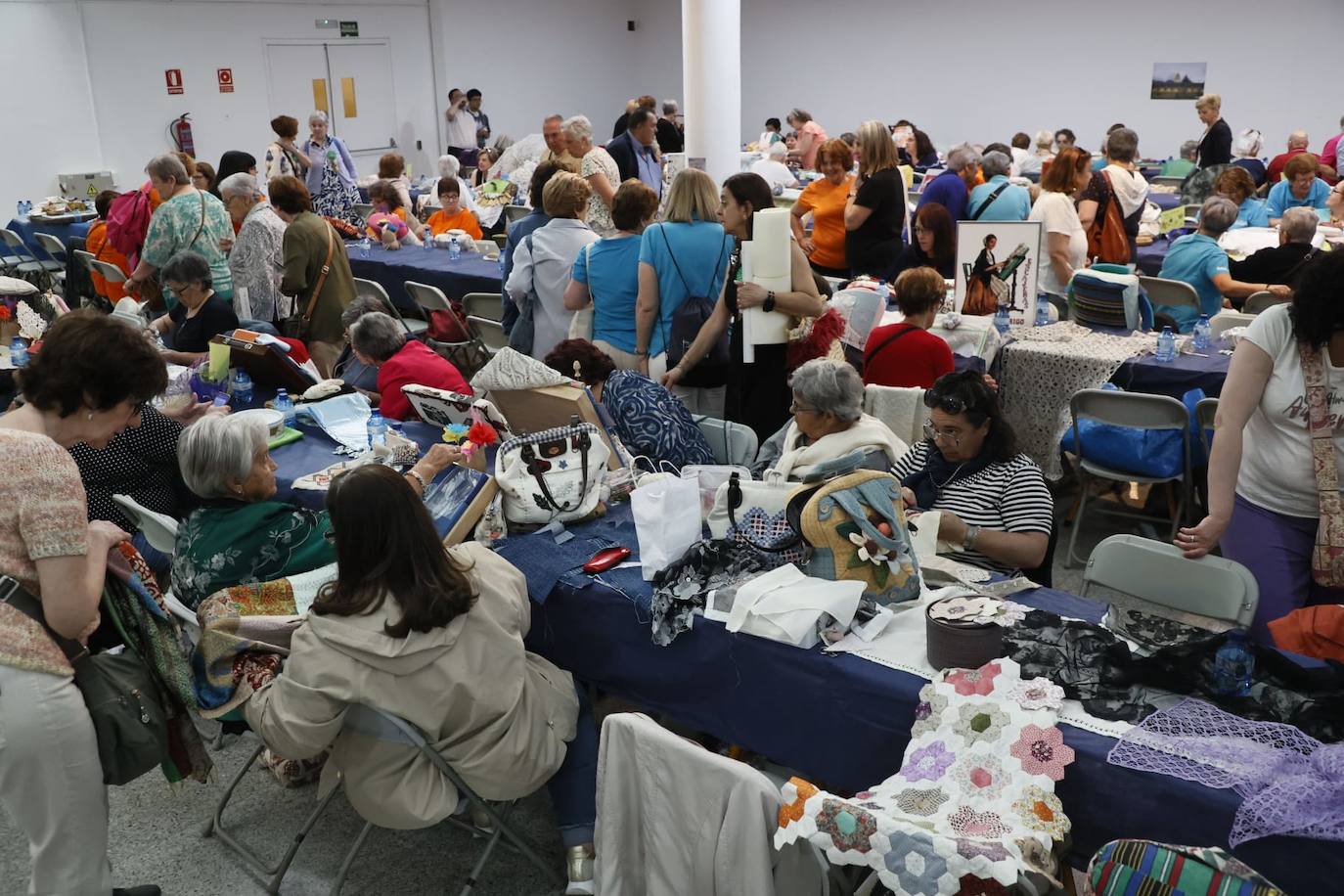 Un arte más allá de las puntillas: así ha sido el encuentro de bolillos por San Juan