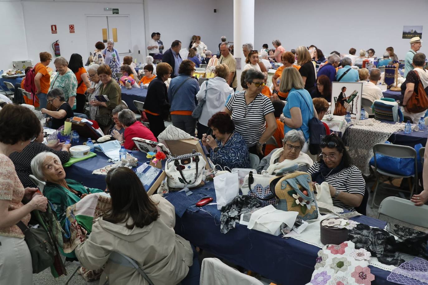 Un arte más allá de las puntillas: así ha sido el encuentro de bolillos por San Juan