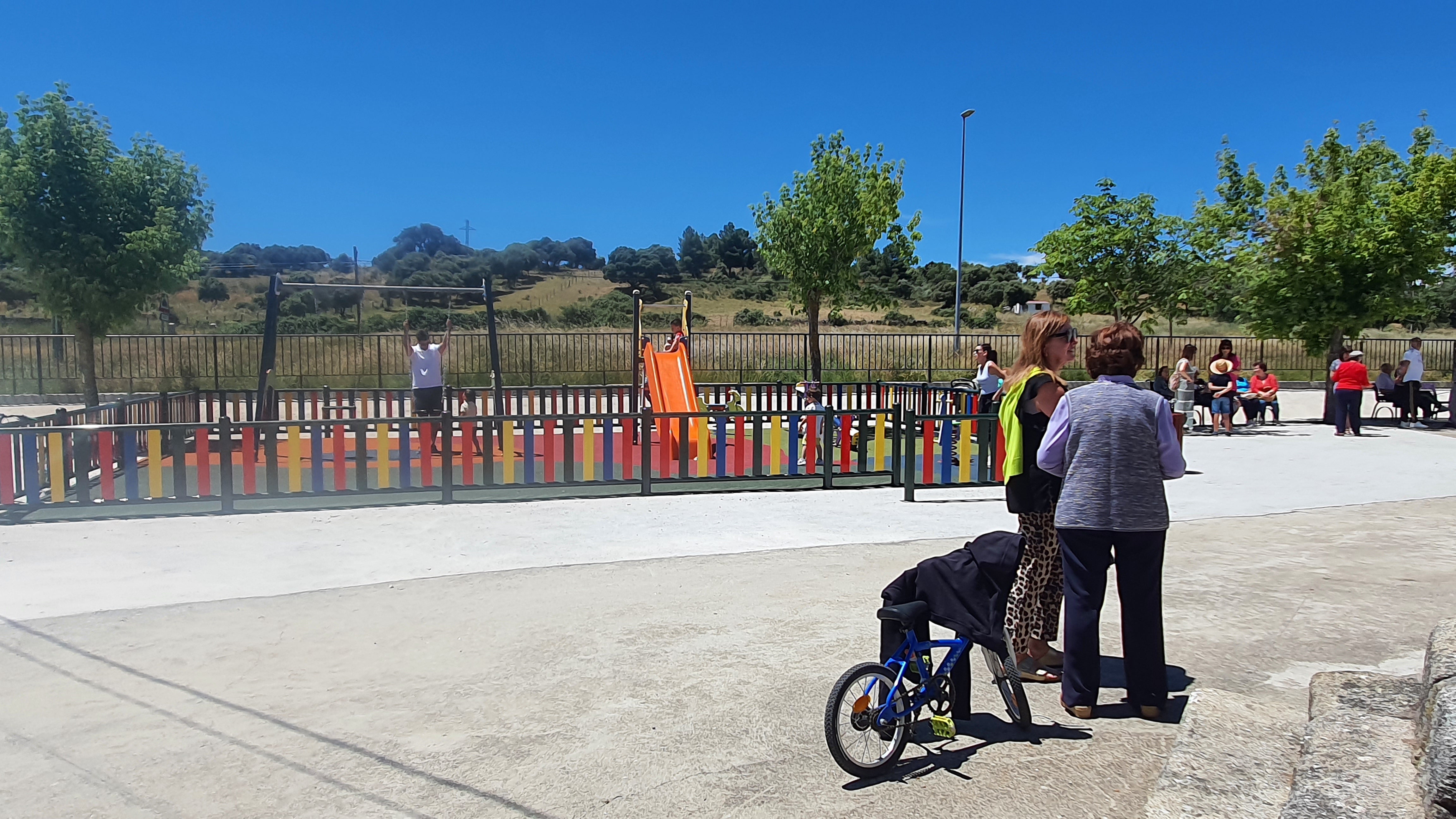 La Cabeza de Béjar estrena parque infantil con fondos de la Diputación