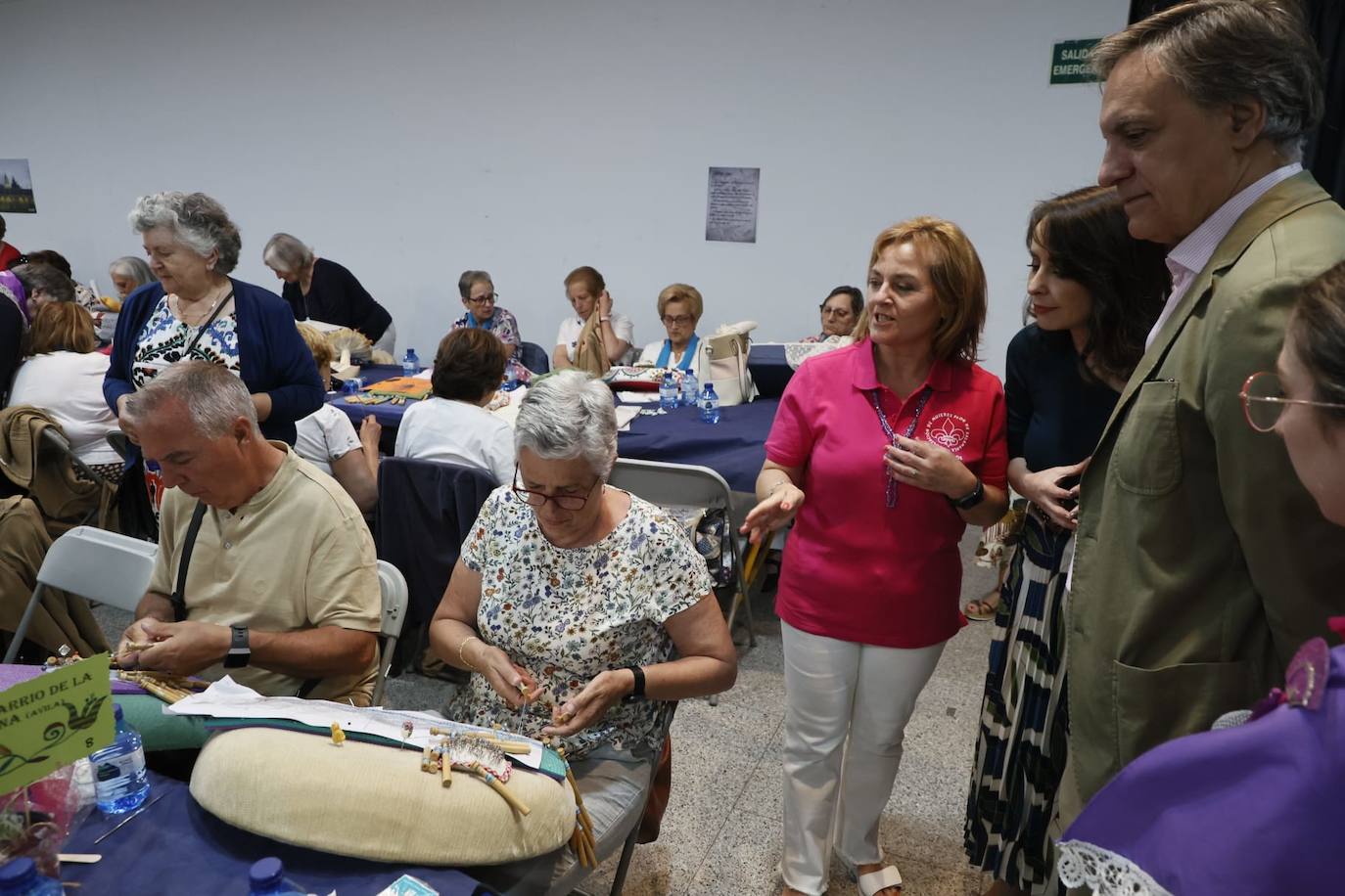 Un arte más allá de las puntillas: así ha sido el encuentro de bolillos por San Juan