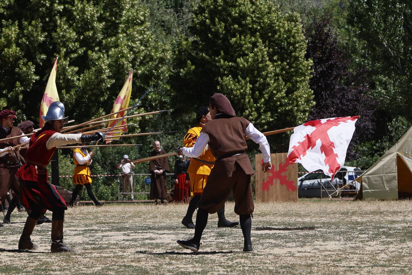 La batalla de los Tercios en el Puente Romano, en imágenes