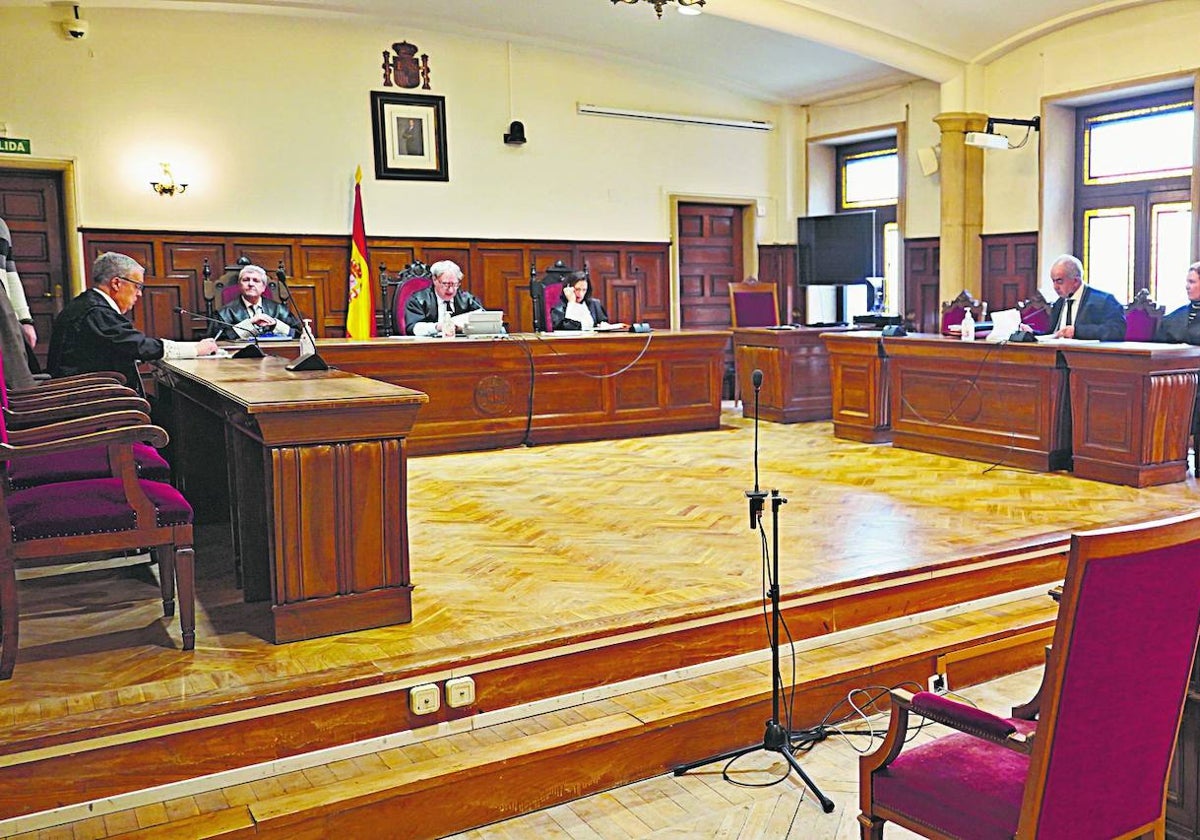 Sala de vistas de la Audiencia Provincial de Salamanca durante uno juicio.