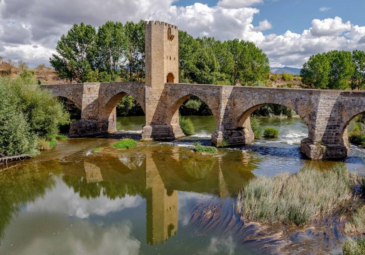 El puente de Frías luce con todo su esplendor.