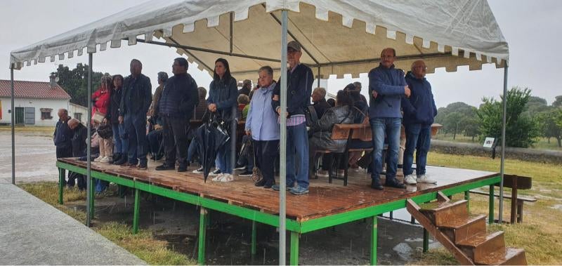 La lluvia desluce la romería grande del Cristo de Cabrera